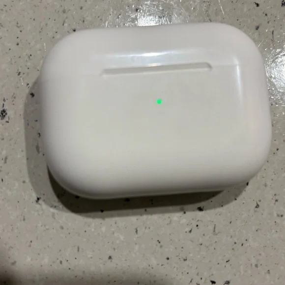 Apple AirPods Pro (2nd Generation) with MagSafe Charging Case - White
